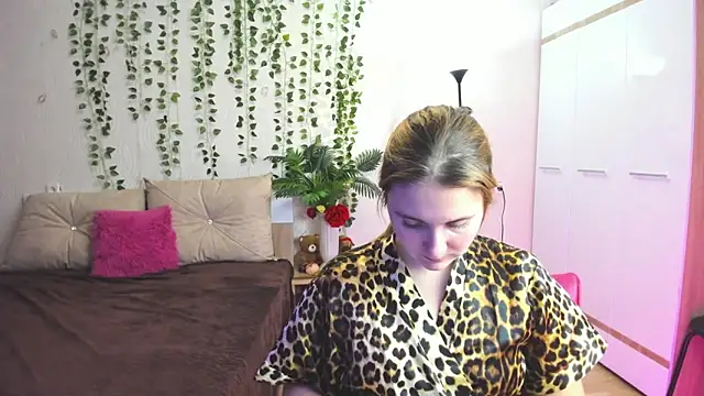 Miss Elsa  online show from 12.02.25