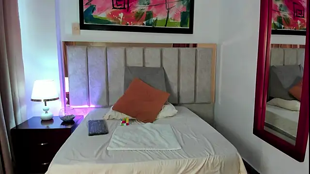 Snapshot of AntonellaHall_ chatting on 01.31.25 AntonellaHall online show from 01.31.25