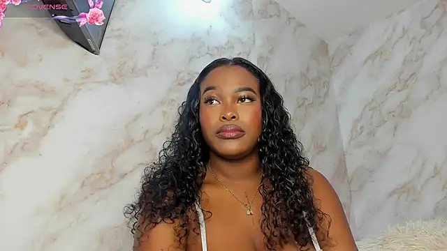 Kaseydelvey online show from 12.04.24