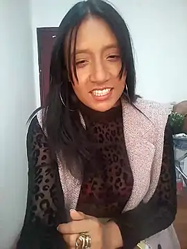 Snapshot of cami_victoria chatting on 09.24.25 cami victoria online show from 09.24.25