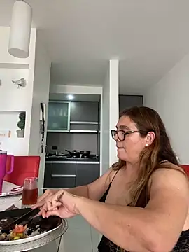 AntonellaAlondra4 online show from 01.13.25