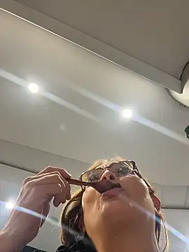 AntonellaAlondra4 online show from 04.05.26