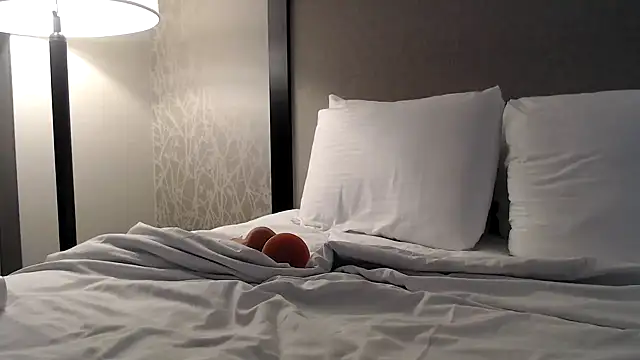 6PHUKBOI9 online show from 12.05.25