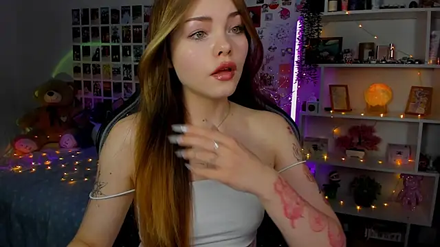 AkiraKatsu online show from 10.13.25