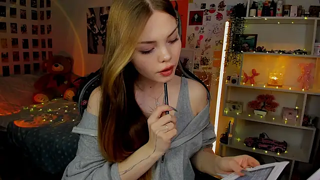 AkiraKatsu online show from 11.23.25