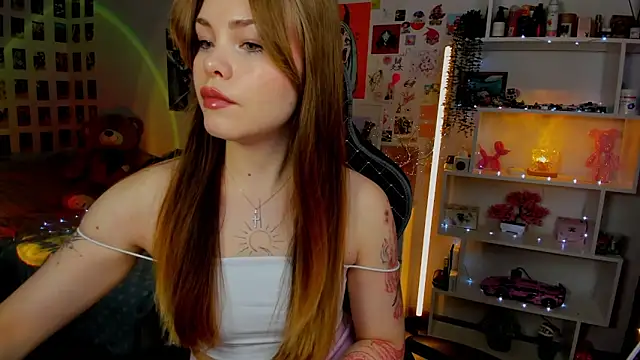 AkiraKatsu online show from 12.02.25