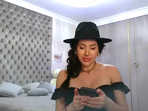 TianaPosh online show from 03.22.25