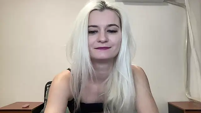 Snapshot of Onika_Love chatting on 11.01.25 Onika Love online show from 11.01.25