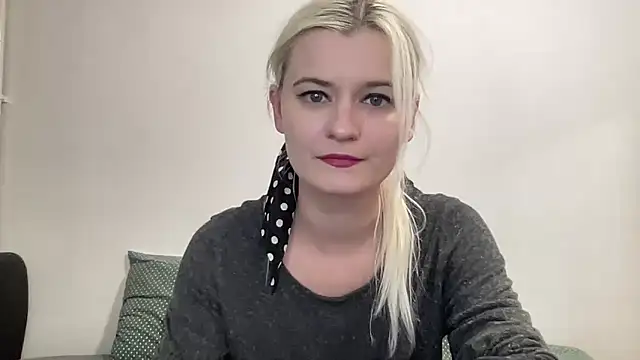 Snapshot of Onika_Love chatting on 11.07.25 Onika Love online show from 11.07.25