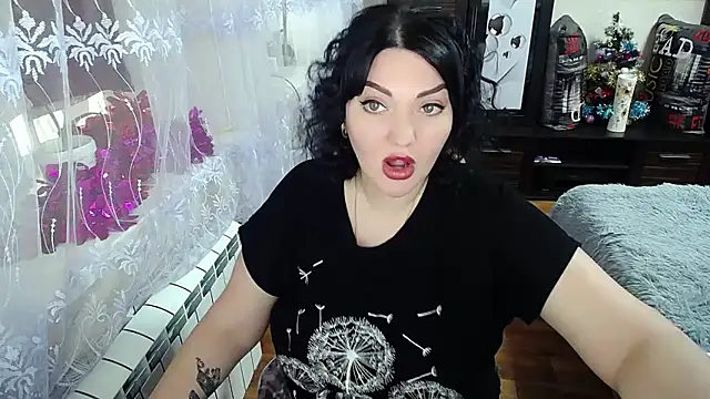 Snapshot of Lady_Boom_Wild_ chatting on 01.17.25 Lady Boom Wild online show from 01.17.25