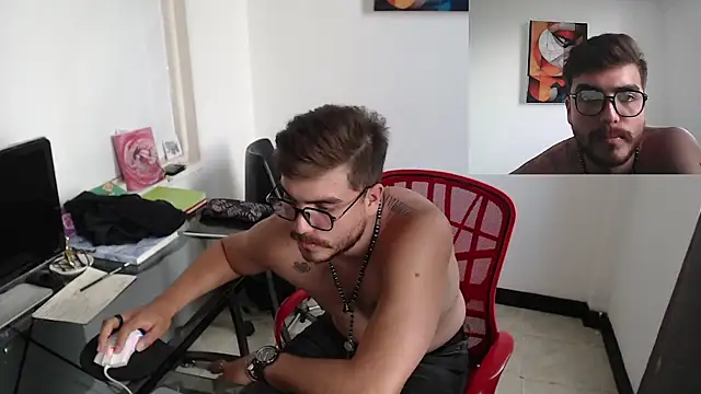 Snapshot of Dylanwish chatting on 12.03.24 Dylanwish online show from 12.03.24