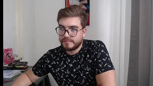 Snapshot of Dylanwish chatting on 12.19.24 Dylanwish online show from 12.19.24