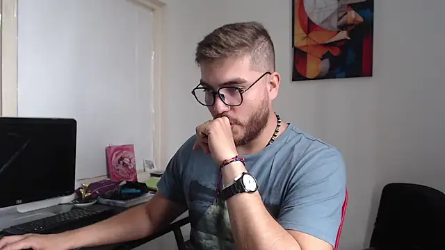 Snapshot of Dylanwish chatting on 02.08.25 Dylanwish online show from 02.08.25