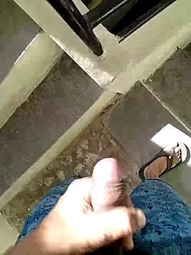 Maddie9211 online show from 04.13.26