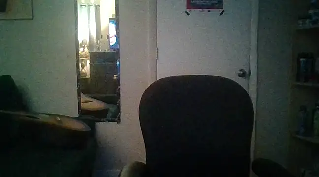 Snapshot of HottieGymBuddy69 chatting on 03.07.25 HottieGymBuddy69 online show from 03.07.25