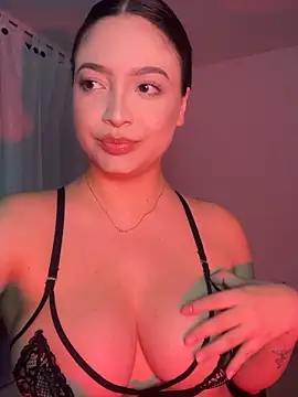 Snapshot of NathRossi chatting on 11.16.25 NathRossi online show from 11.16.25