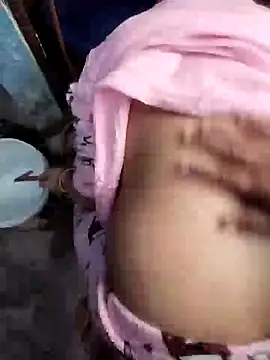 Snapshot of bobbyronak chatting on 12.25.24 bobbyronak online show from 12.25.24