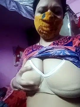 Snapshot of bobbyronak chatting on 12.26.24 bobbyronak online show from 12.26.24