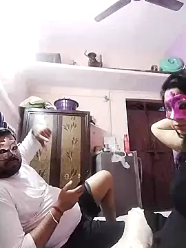 Snapshot of bobbyronak chatting on 02.01.25 bobbyronak online show from 02.01.25