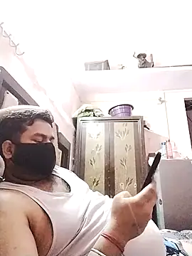 Snapshot of bobbyronak chatting on 02.16.25 bobbyronak online show from 02.16.25