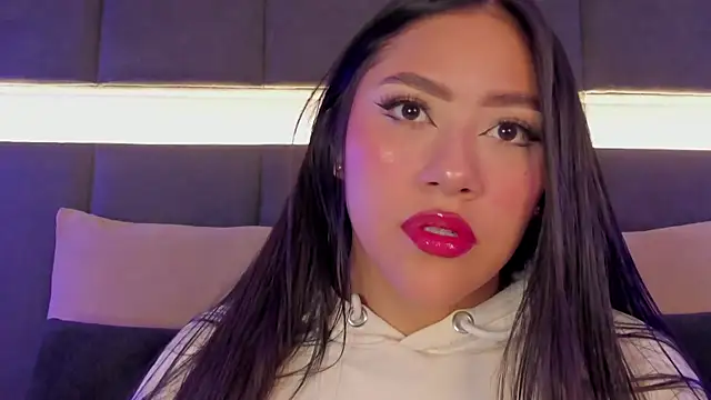 Snapshot of nicolle_pierce chatting on 01.30.25 nicolle pierce online show from 01.30.25