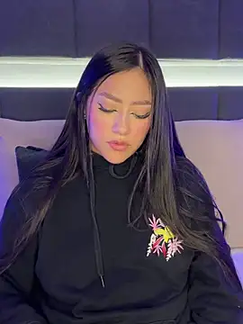 Snapshot of nicolle_pierce chatting on 02.05.25 nicolle pierce online show from 02.05.25