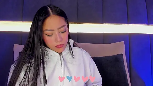 Snapshot of nicolle_pierce chatting on 02.14.25 nicolle pierce online show from 02.14.25