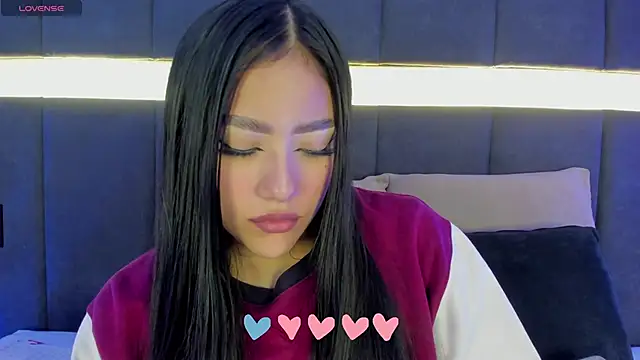 Snapshot of nicolle_pierce chatting on 02.15.25 nicolle pierce online show from 02.15.25