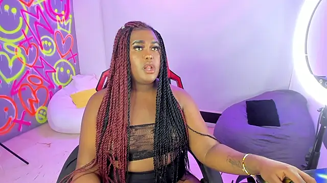 Snapshot of GEANNAROSE chatting on 02.04.25 GEANNAROSE online show from 02.04.25