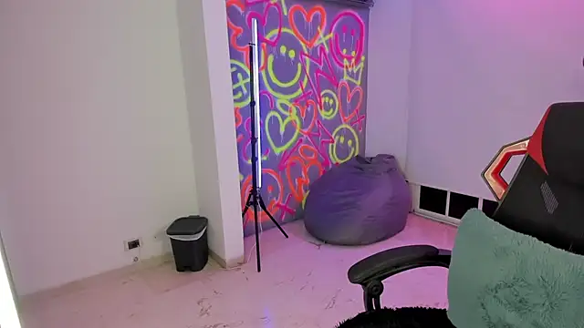 Snapshot of GEANNAROSE chatting on 03.09.25 GEANNAROSE online show from 03.09.25