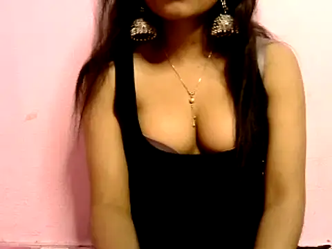 Snapshot of Sanjana_Gupta chatting on 02.25.25 Sanjana Gupta online show from 02.25.25