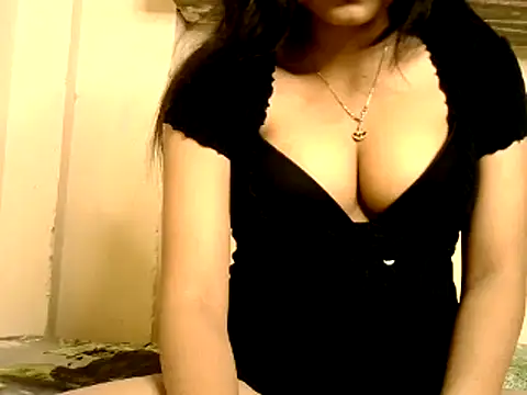 Snapshot of Sanjana_Gupta chatting on 10.16.25 Sanjana Gupta online show from 10.16.25