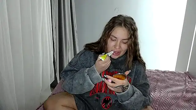 96CHloe96 online show from 12.12.24