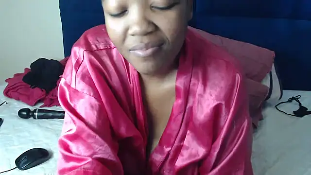 Snapshot of Busty-Londie chatting on 03.15.25 Busty-Londie online show from 03.15.25