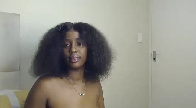 Snapshot of Spicey-Cheekss chatting on 12.08.24 Spicey-Cheekss online show from 12.08.24