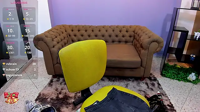 miacarperr1 online show from 12.19.24