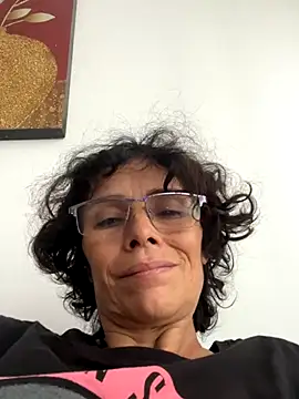 Snapshot of MireyaTorresGu chatting on 12.02.25 MireyaTorresGu online show from 12.02.25