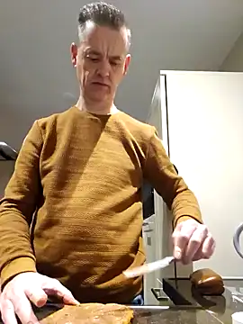 Hectorthyssen1 online show from 02.05.25