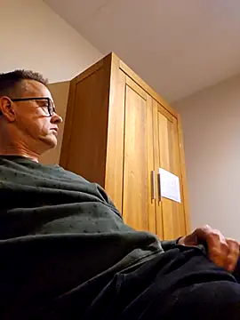 Hectorthyssen1 online show from 10.18.25