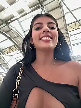 Snapshot of Baby_Niels chatting on 02.05.25 Baby Niels online show from 02.05.25