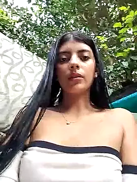 Snapshot of Baby_Niels chatting on 02.12.25 Baby Niels online show from 02.12.25