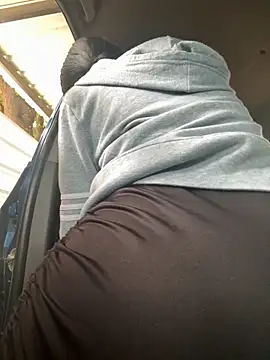 Snapshot of Baby_Niels chatting on 10.27.25 Baby Niels online show from 10.27.25