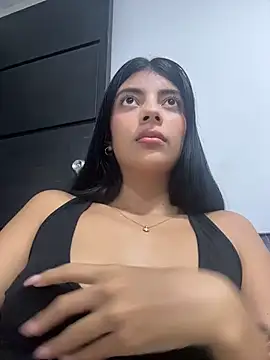 Snapshot of Baby_Niels chatting on 11.12.25 Baby Niels online show from 11.12.25