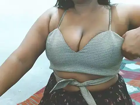 queen cute online show from 04.18.26