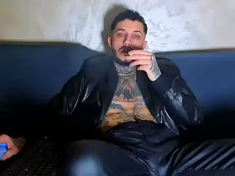 Snapshot of MentoXXL chatting on 01.11.26 MentoXXL online show from 01.11.26