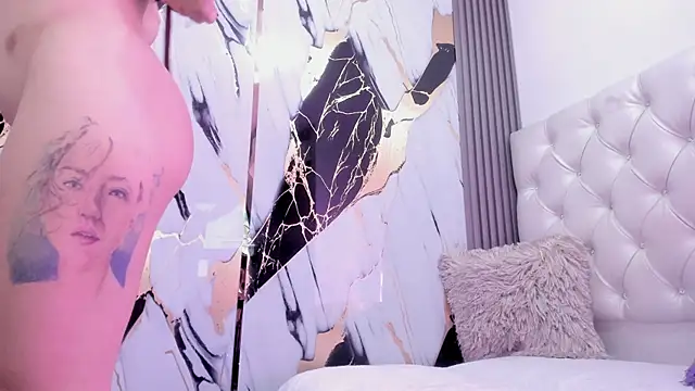 sophiee evanss  online show from 12.17.24