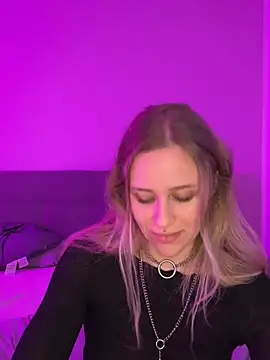 lunawolf21 online show from 01.12.25