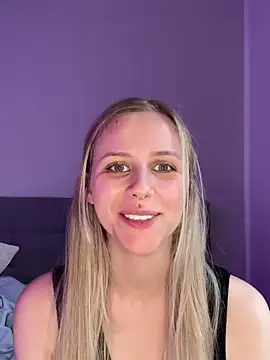 lunawolf21 online show from 03.10.25