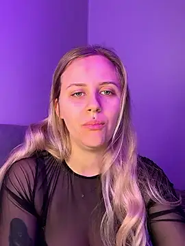 Snapshot of lunawolf21 chatting on 01.19.26 lunawolf21 online show from 01.19.26