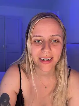 Snapshot of lunawolf21 chatting on 07.16.26 lunawolf21 online show from 07.16.26